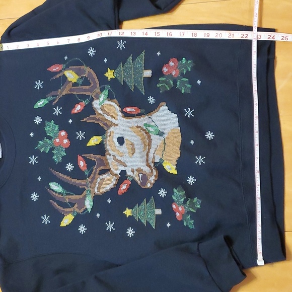 ❤️💚 Christmas Black Tangled Reindeer crewneck sweatshirt ❤️💚 1 Small left!! - Picture 8 of 10